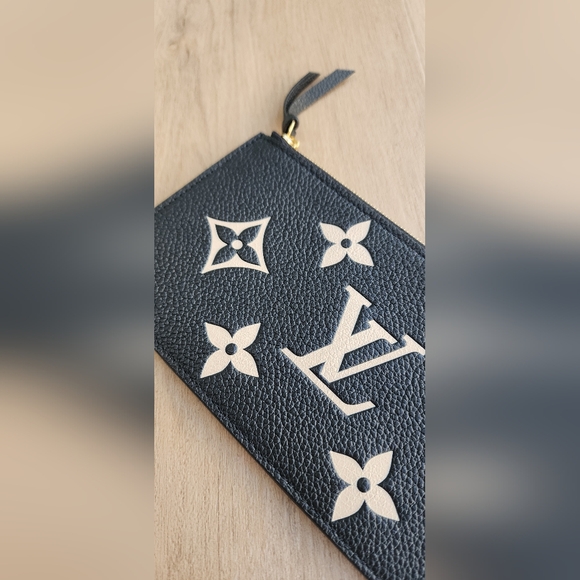 Louis Vuitton Authentic BiColor Empriente Bill Pouch with Dust Bag! - Picture 4 of 15